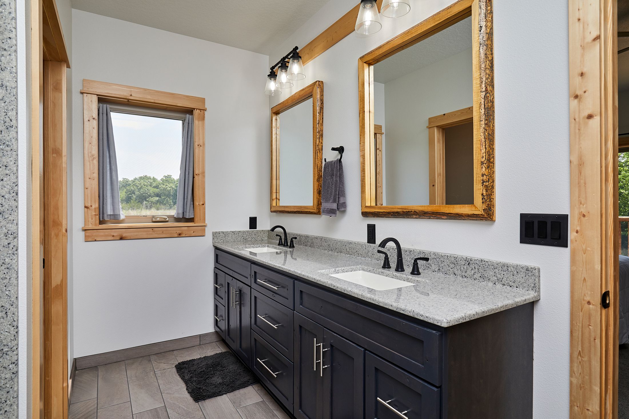 Listing Photo: 7708 Virginia St_034